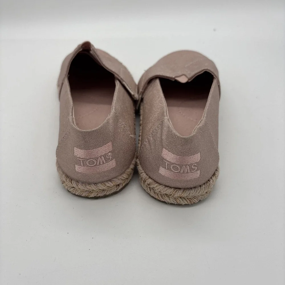 TOMS GLITTER YOUTH CLASSICS PINK GIRLS SLIP ON SHOES SIZE 3.5 NWOB CASUAL